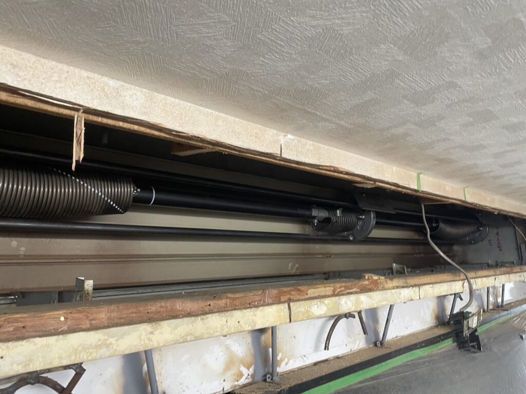 シャッター修理と交換のお見積もりの修理事例