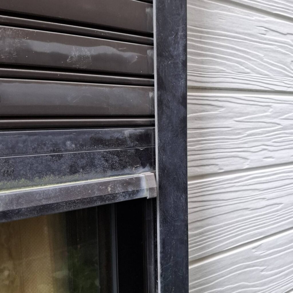 シャッターの窓バネ交換修理の修理事例