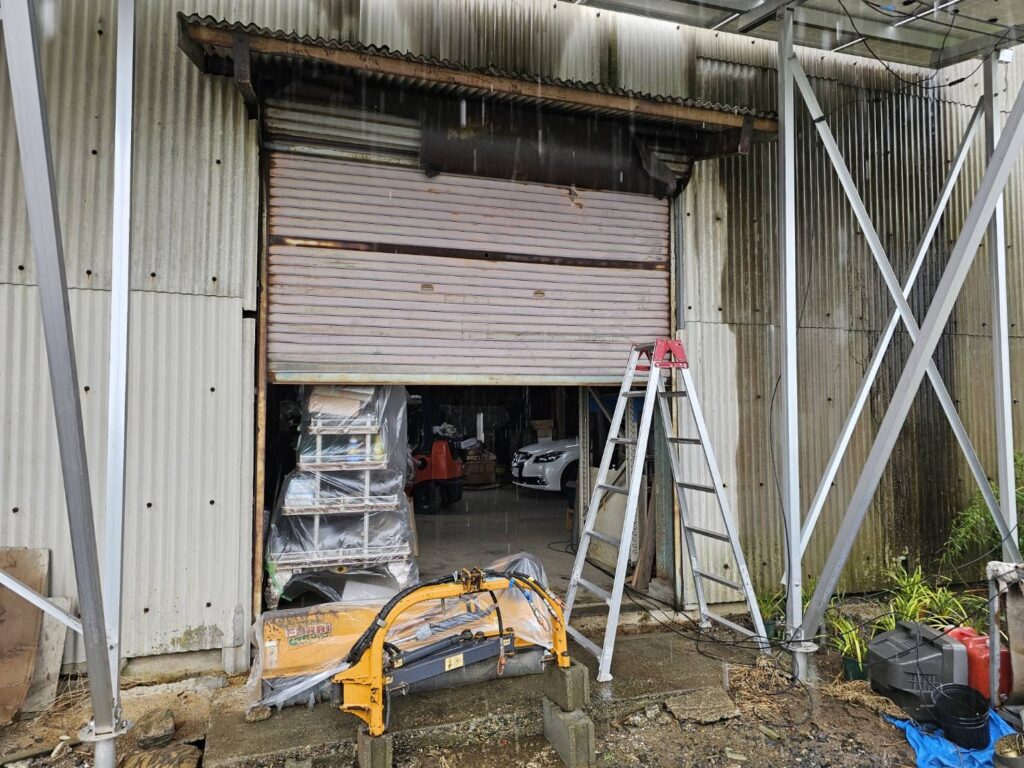 倉庫電動シャッターの修理対応の修理事例