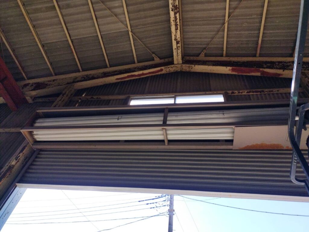 オーバースライダー開閉器・シャフト・ワイヤー交換工事の修理事例