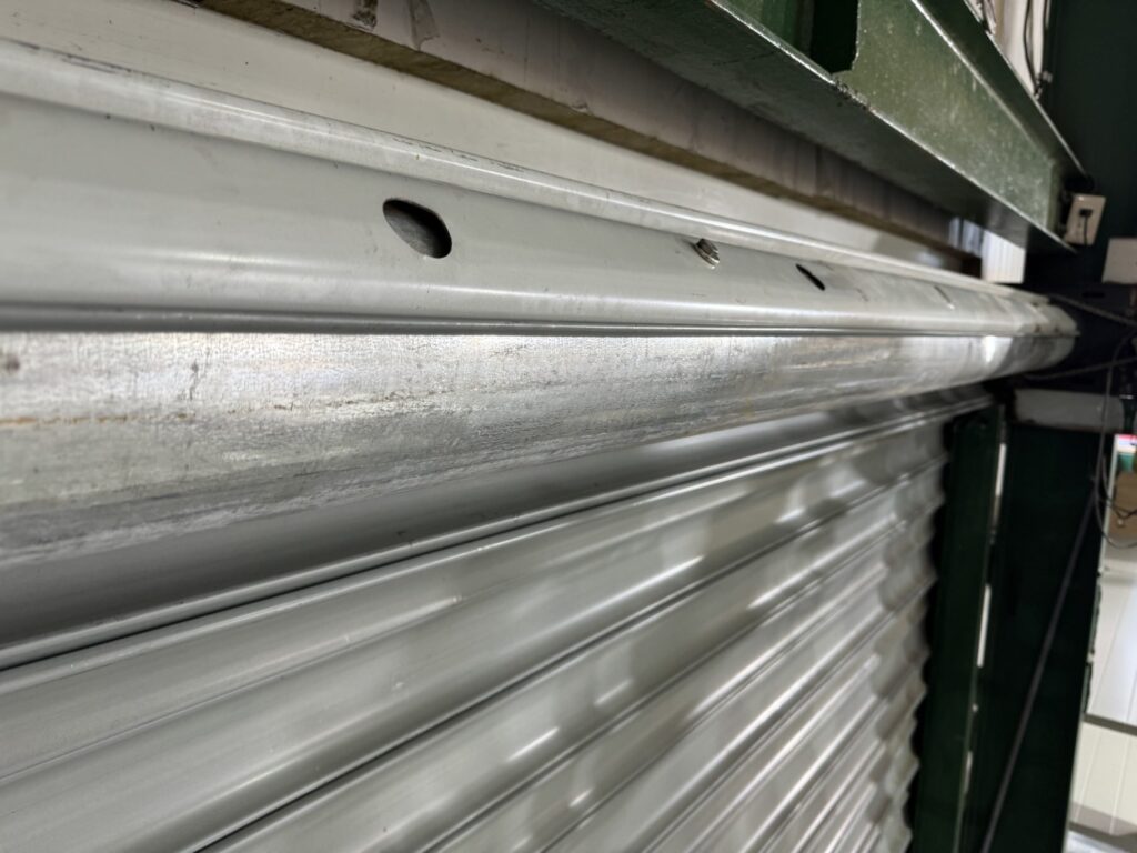 シャッターの電動化工事の修理事例