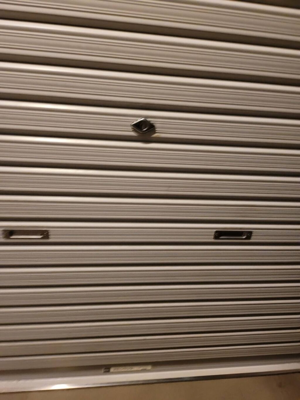 ガレージシャッターセンサー修理お見積もりの修理事例