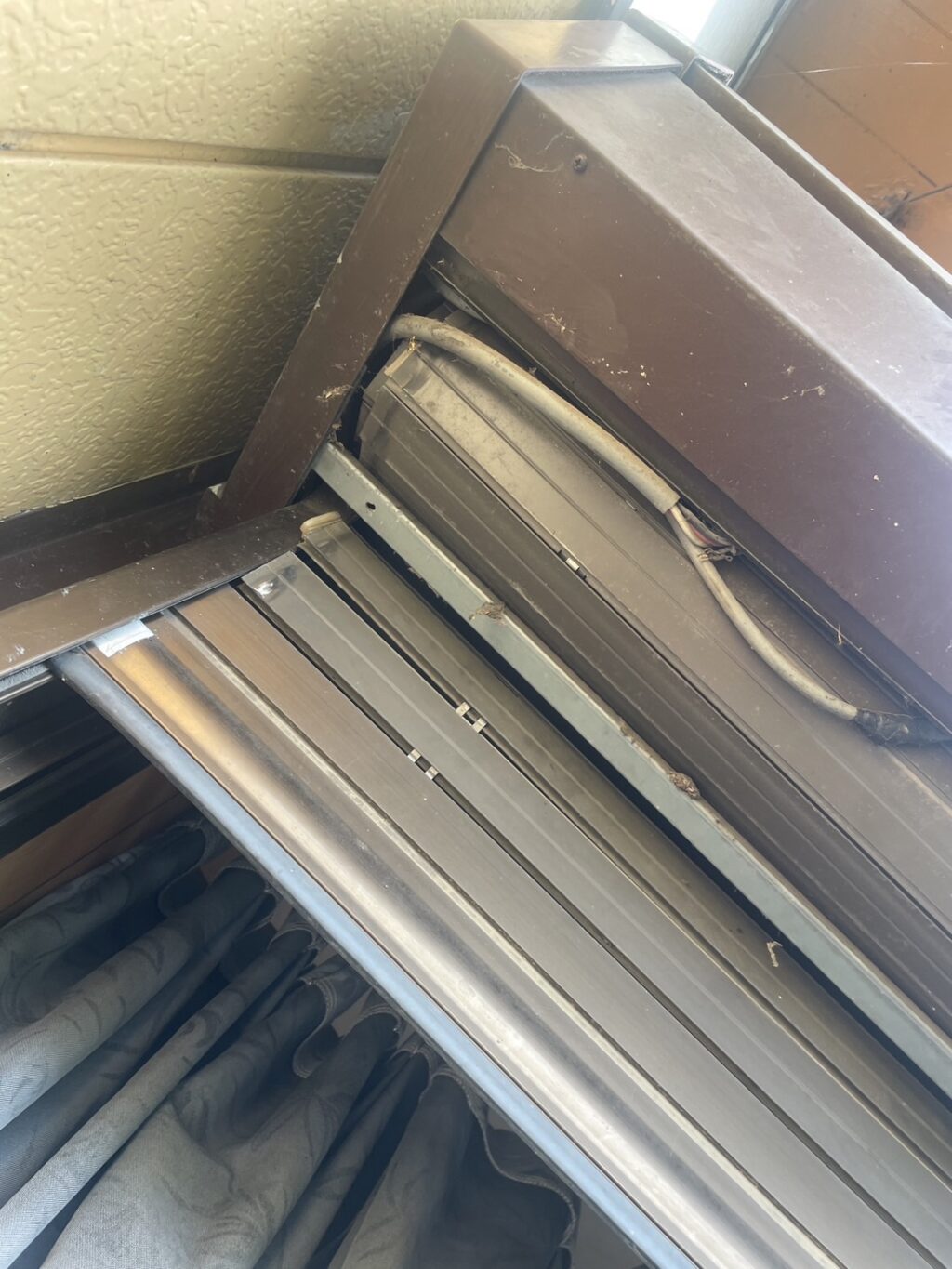 スラット変形と鍵穴変形を修正、引っ掛かり解消作業の修理事例