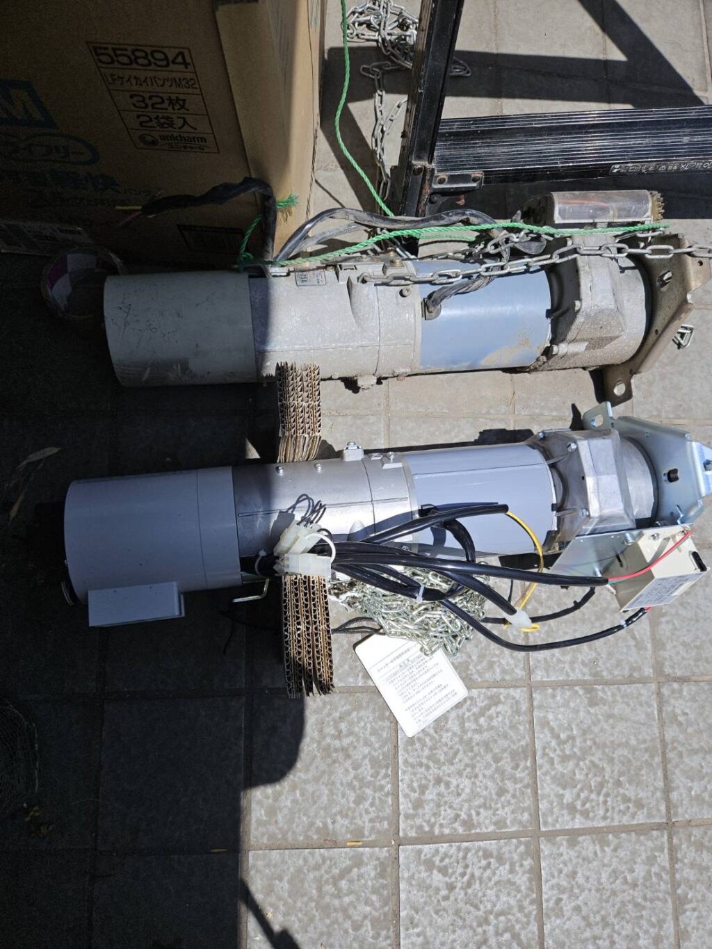 YKK製電動シャッターの開閉機交換の修理事例