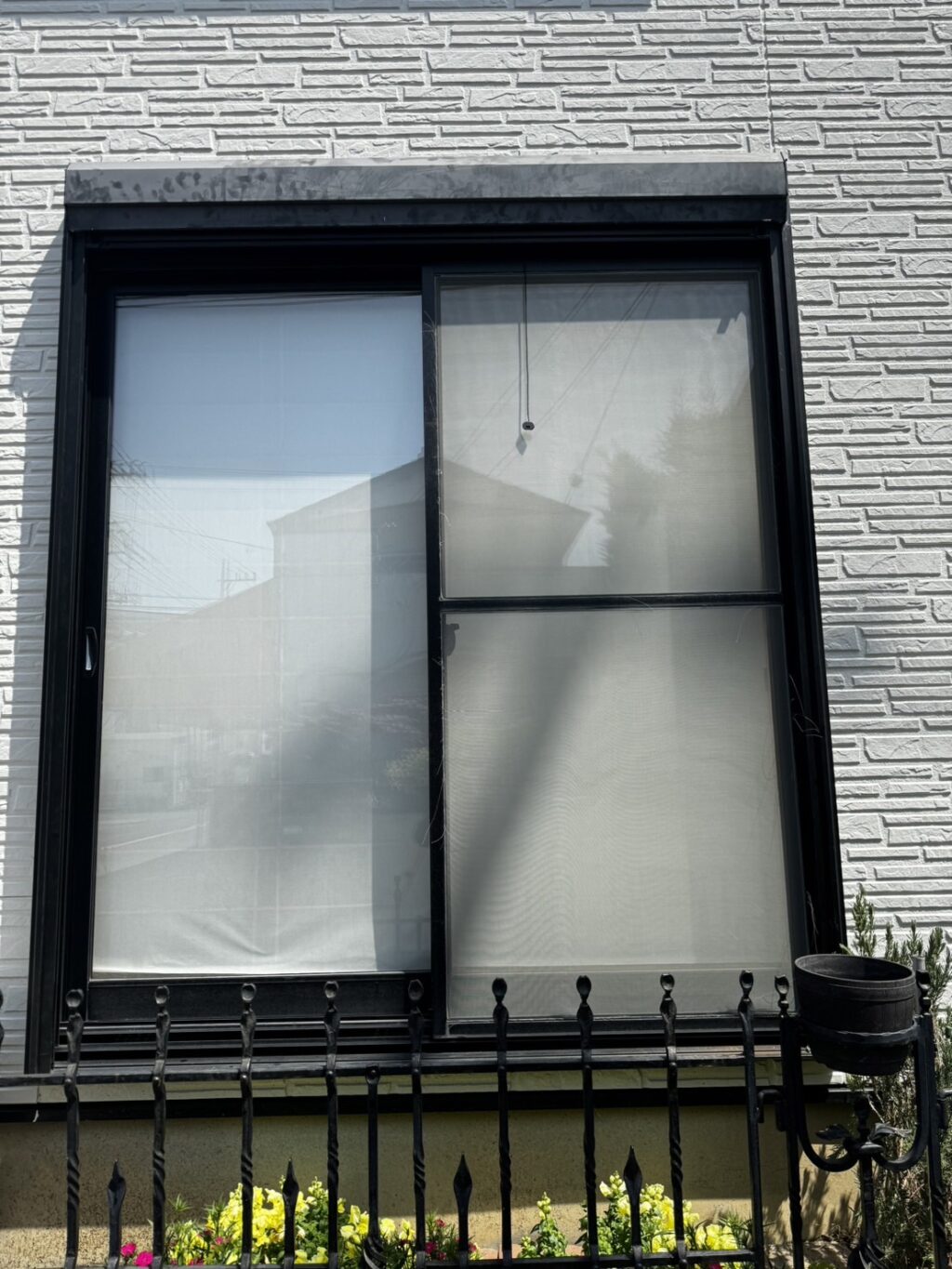 リクシル製電動シャッター開閉機交換の修理事例