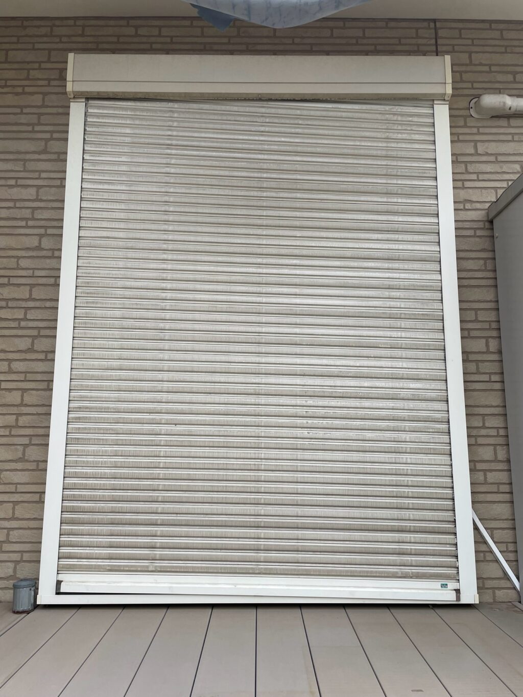 YKK製窓手動シャッターのスラット調整作業の修理事例