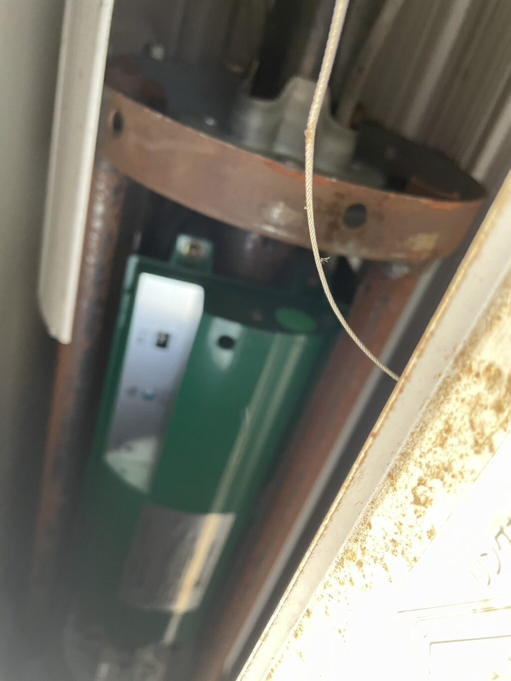 YKK製電動窓シャッターの開閉機交換の修理事例