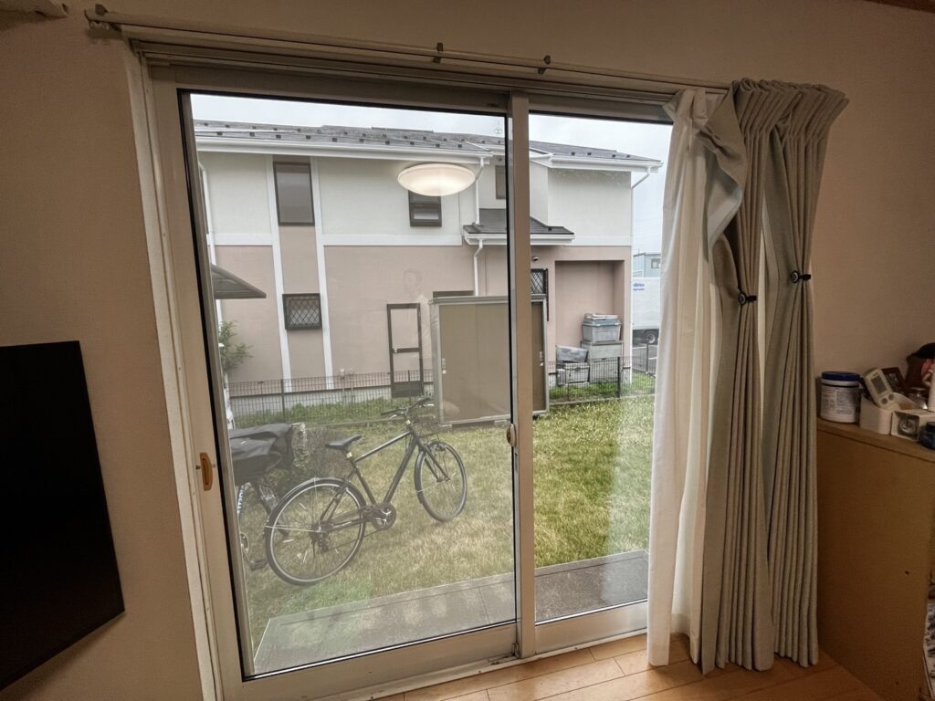 トステム製窓手動シャッター修理お見積もりの修理事例