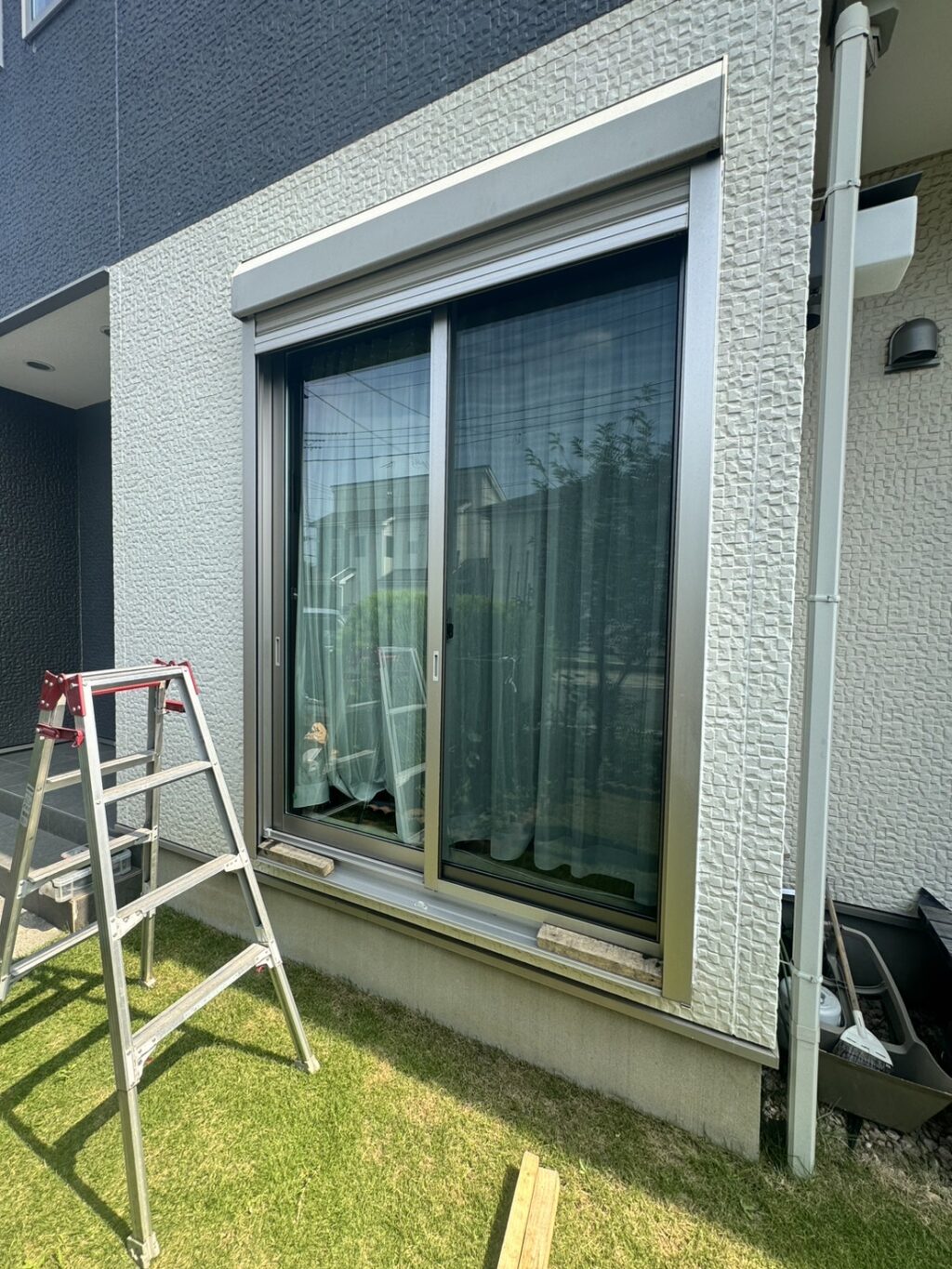 戸建て住宅の電動シャッター修理（落雷による故障）の修理事例