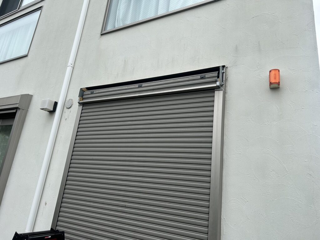 電動窓シャッターから手動化（2箇所）｜三協立山アルミ製の修理事例