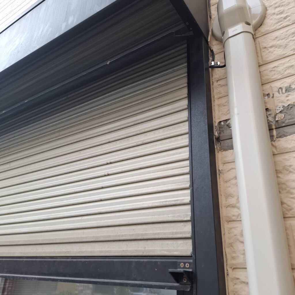 三和製電動窓シャッター 応急処置（動作不良）の修理事例