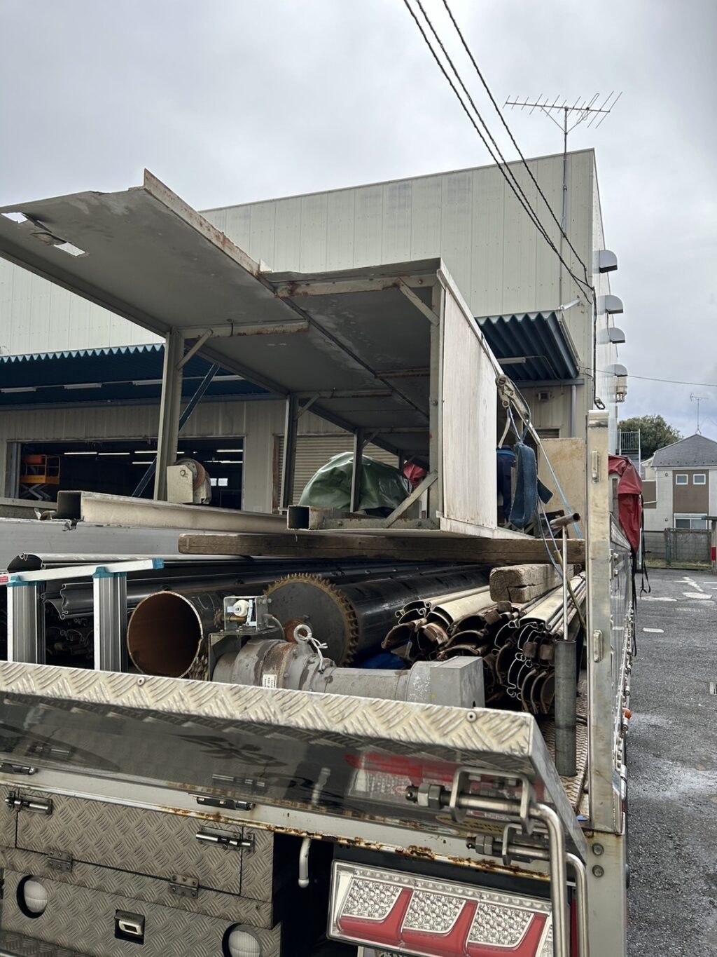 シャッターが下がらない緊急対応と機器交換の修理事例