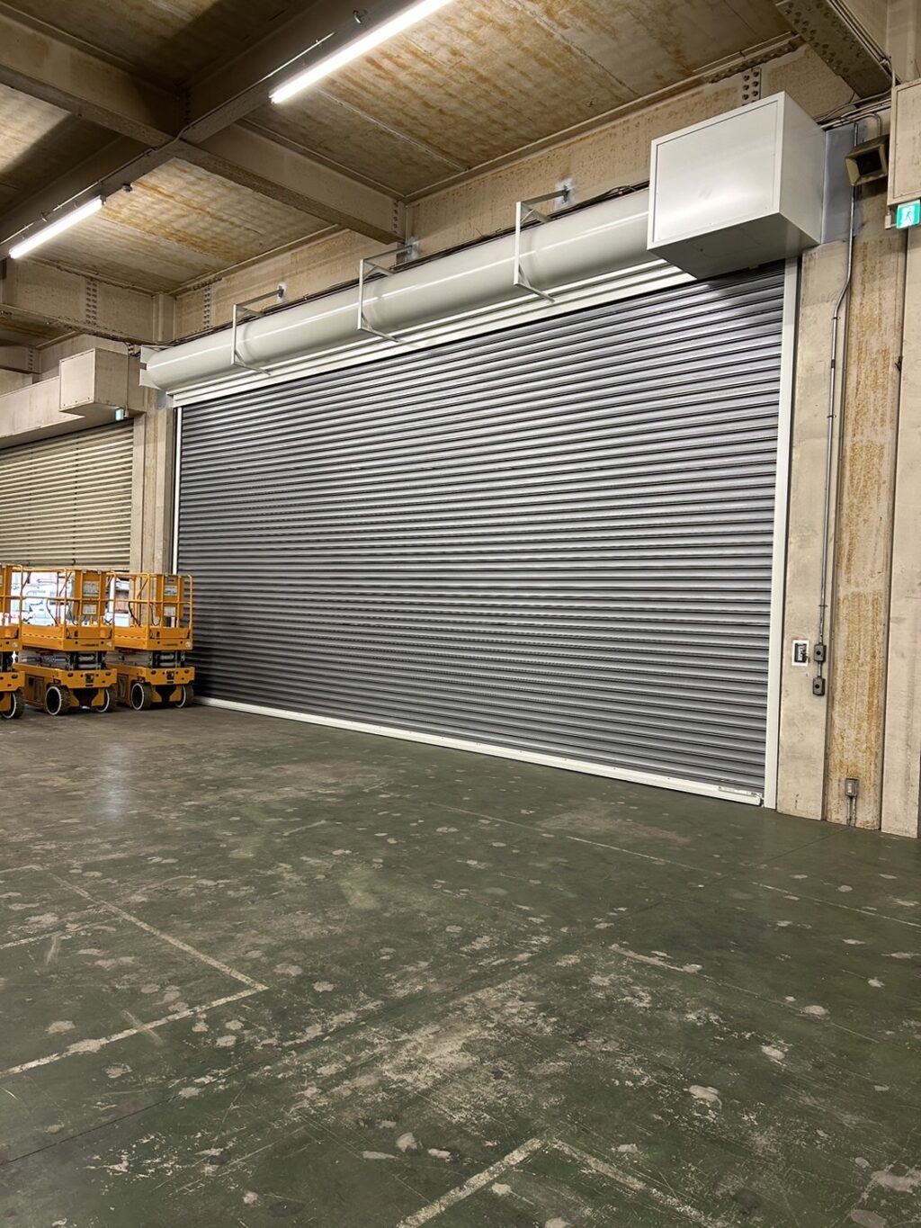 大型電動シャッター｜開閉機・チェーン交換対応の修理事例