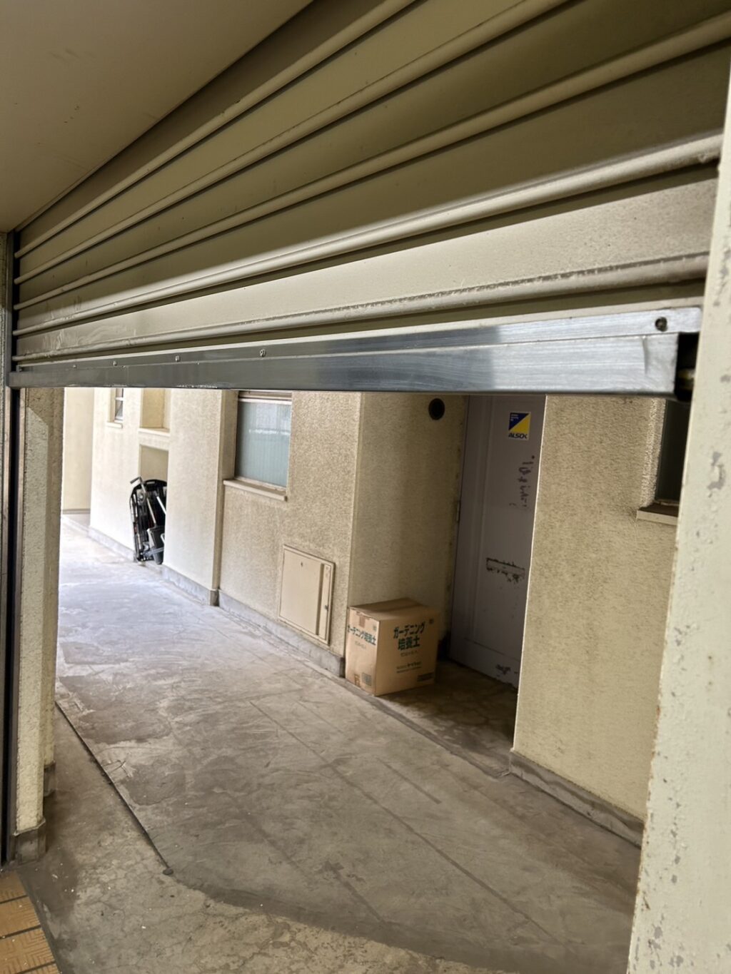 倉庫防火シャッター修理のご報告の修理事例