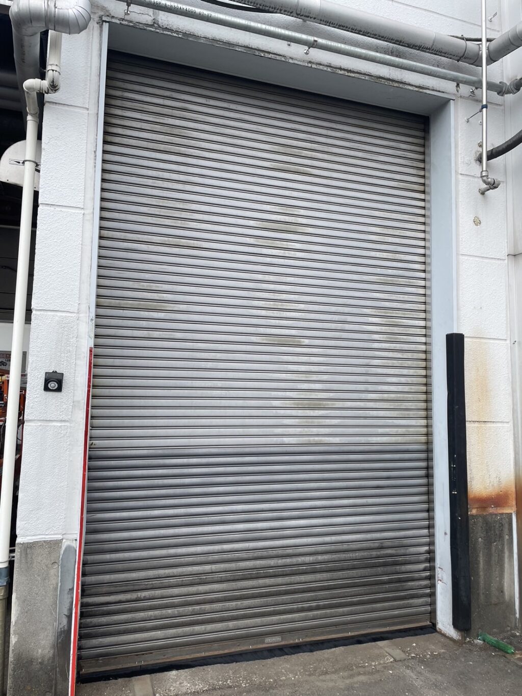 工場用大型電動シャッター更新工事（重量タイプ）｜新規設置・異音改善対応の修理事例