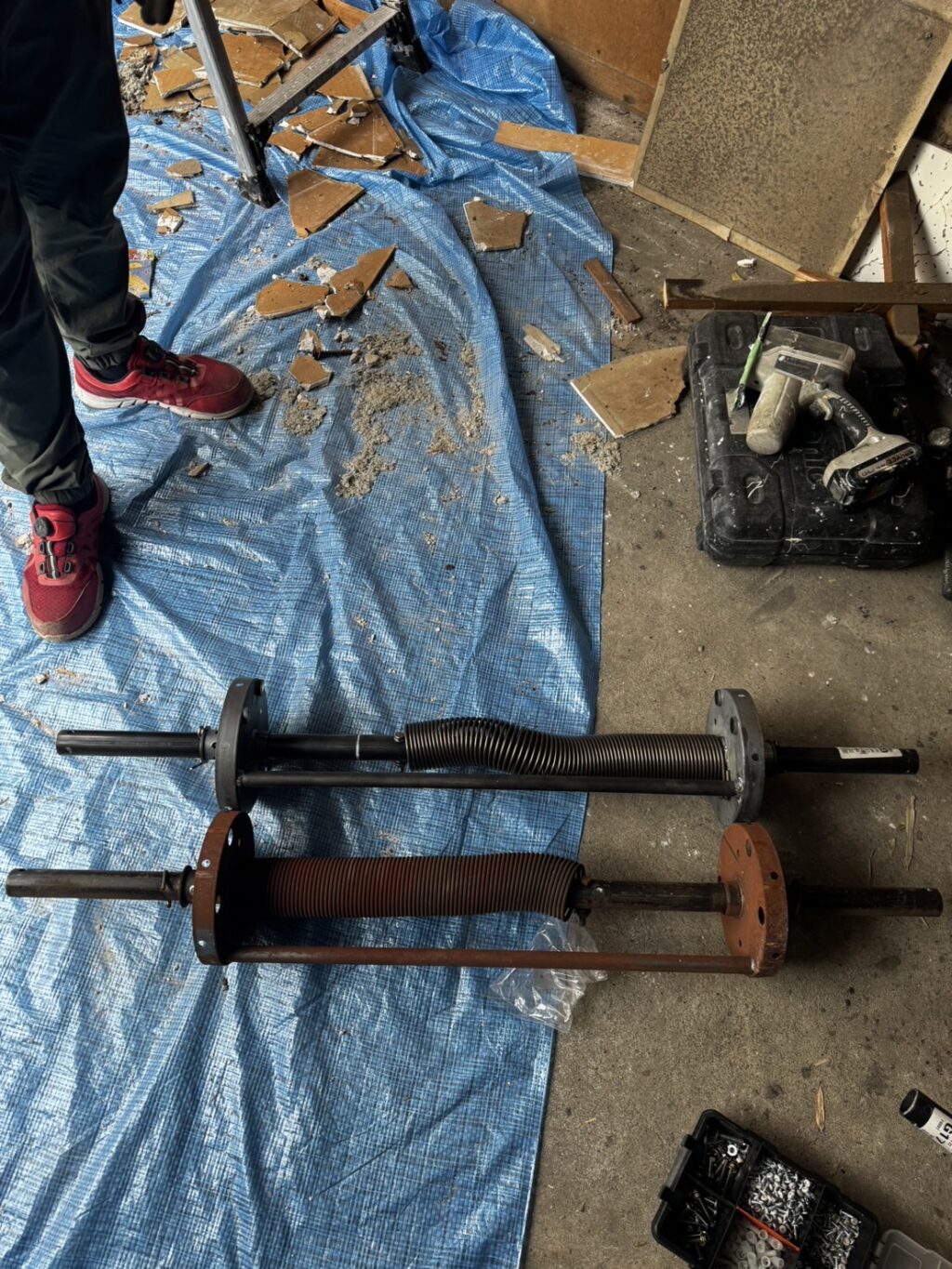 文化シャッター製倉庫手動タイプのバネ交換の修理事例