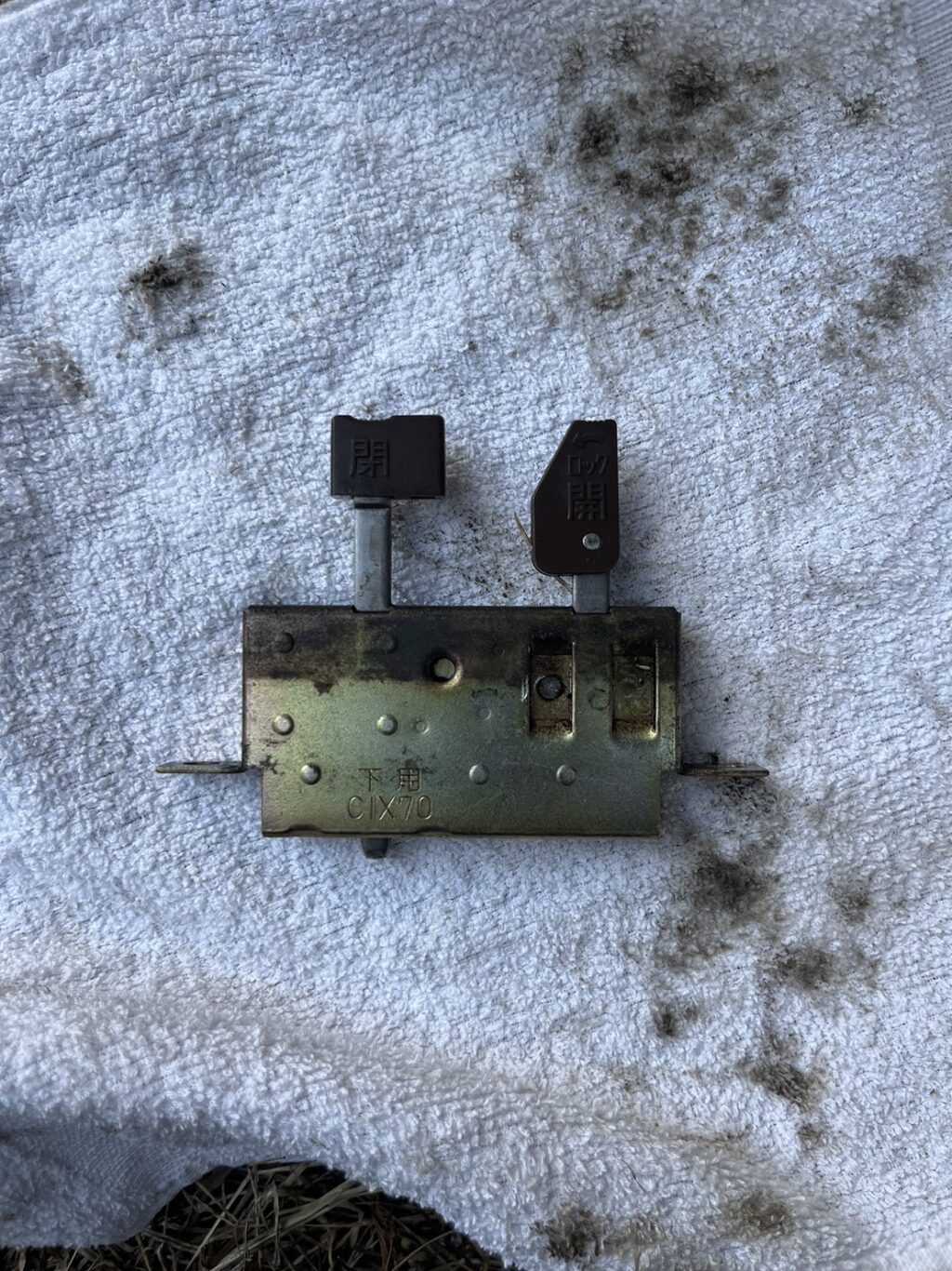 三和シャッター製倉庫手動タイプの修理と電動化提案の修理事例