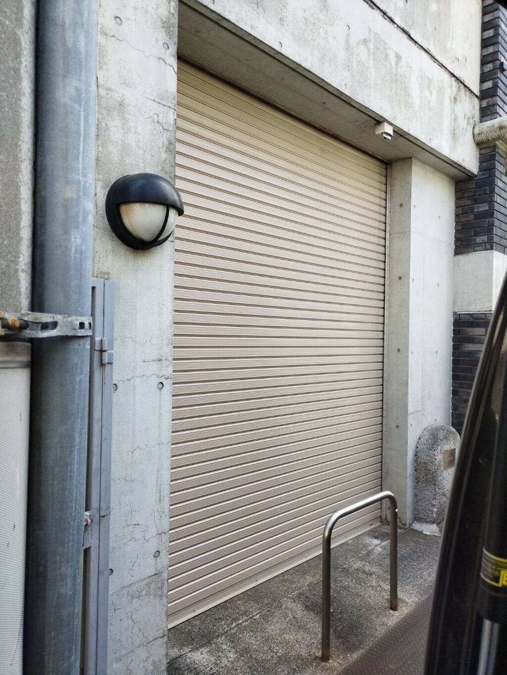 ガレージシャッター電動化工事の修理事例