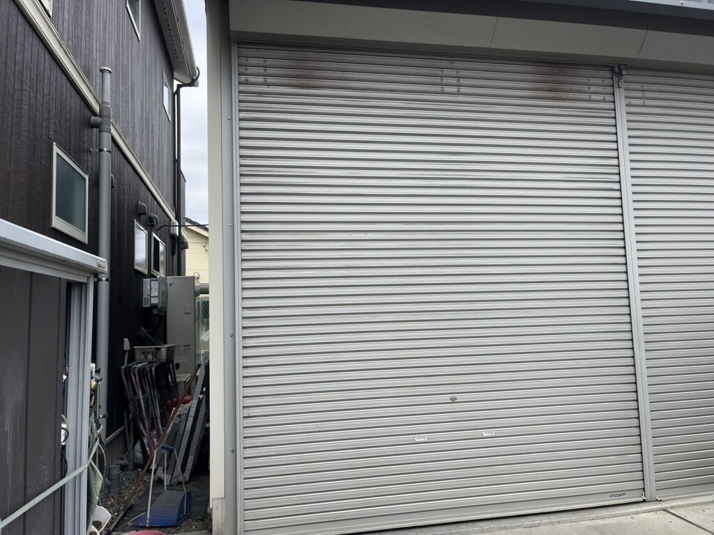 手動シャッターの歪みを解消しスムーズに復旧の修理事例