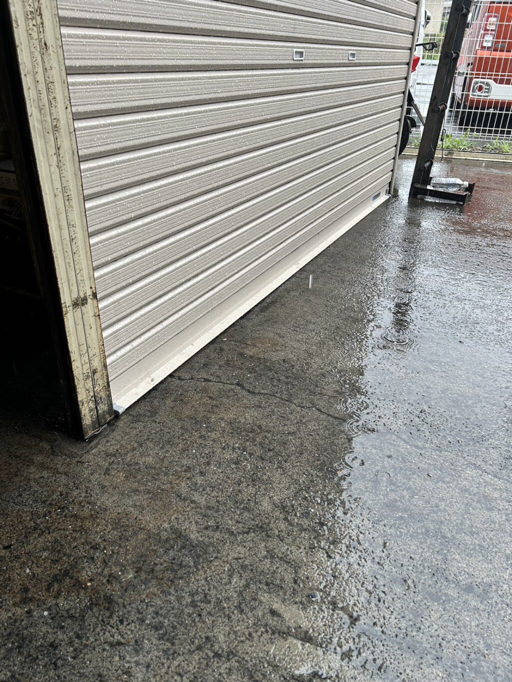 車庫手動シャッター修理の修理事例