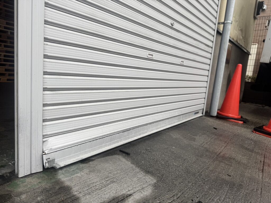 文化製車庫シャッターの外れ修理の修理事例