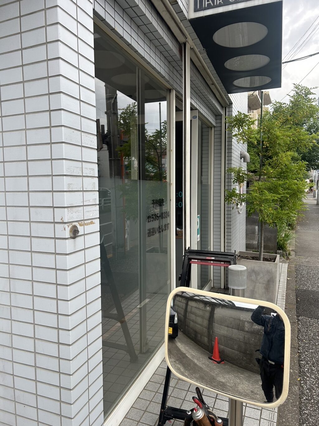 店舗手動シャッター撤去工事の修理事例