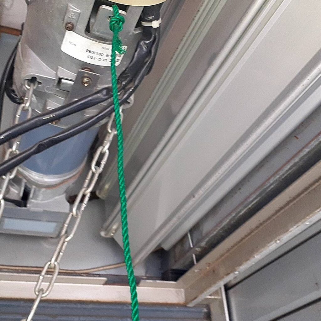 すずきシャッター製電動開閉機交換の修理事例