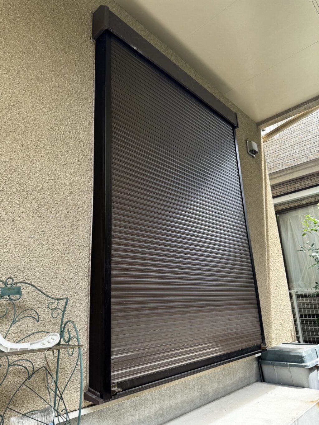 窓用手動シャッターのスラット・シャフト交換の修理事例