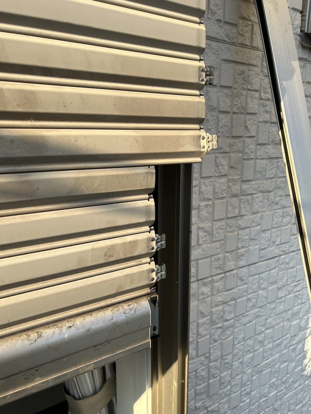 YKK窓手動シャッター スラット調整修理の修理事例