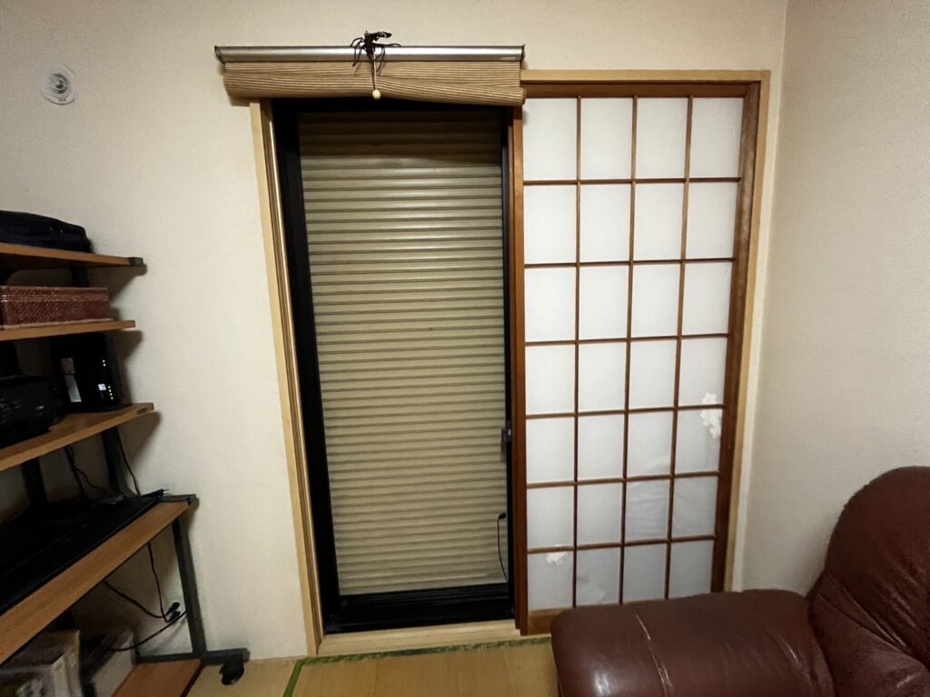 窓シャッターのスラット調整作業を実施しましたの修理事例