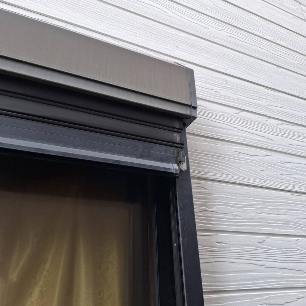 不二サッシ製窓手動シャッターのスプリングシャフト交換の修理事例