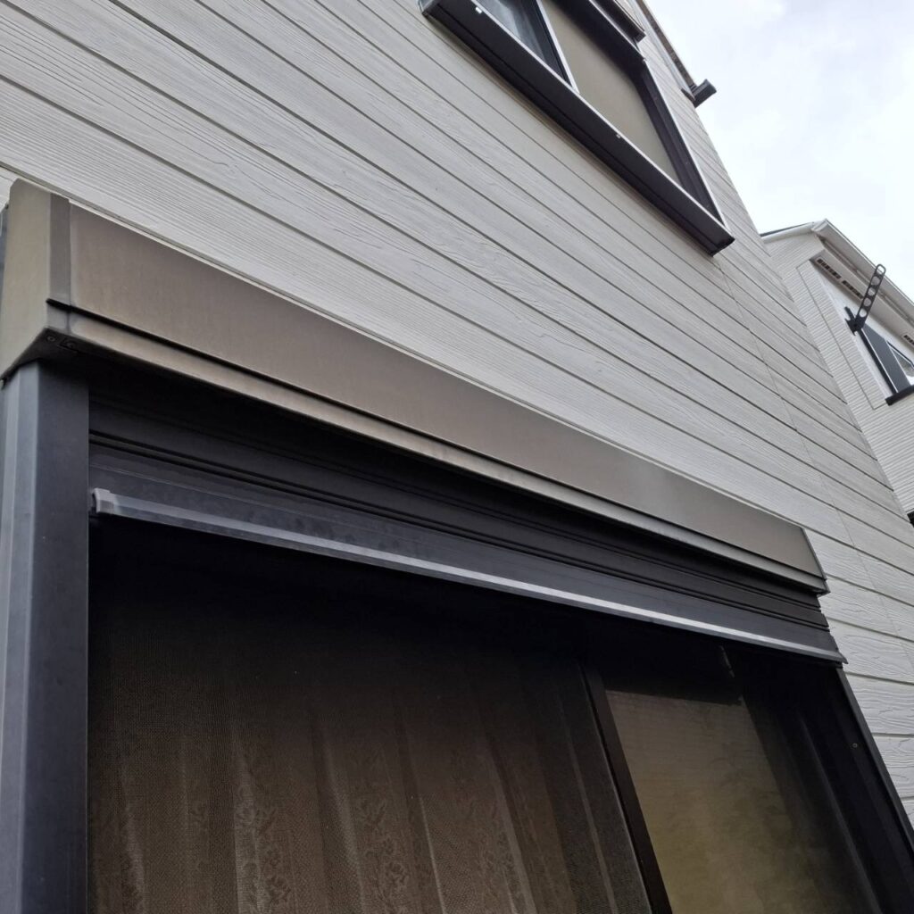 リクシル製窓電動シャッターの開閉機交換の修理事例