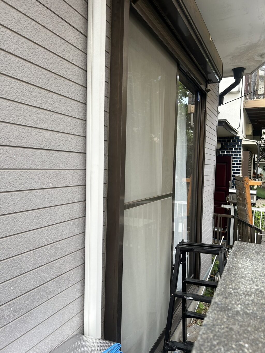 二階窓手動シャッター2箇所のスプリングシャフト交換の修理事例