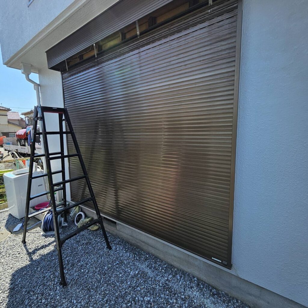 YKK製窓電動シャッターの開閉機交換の修理事例