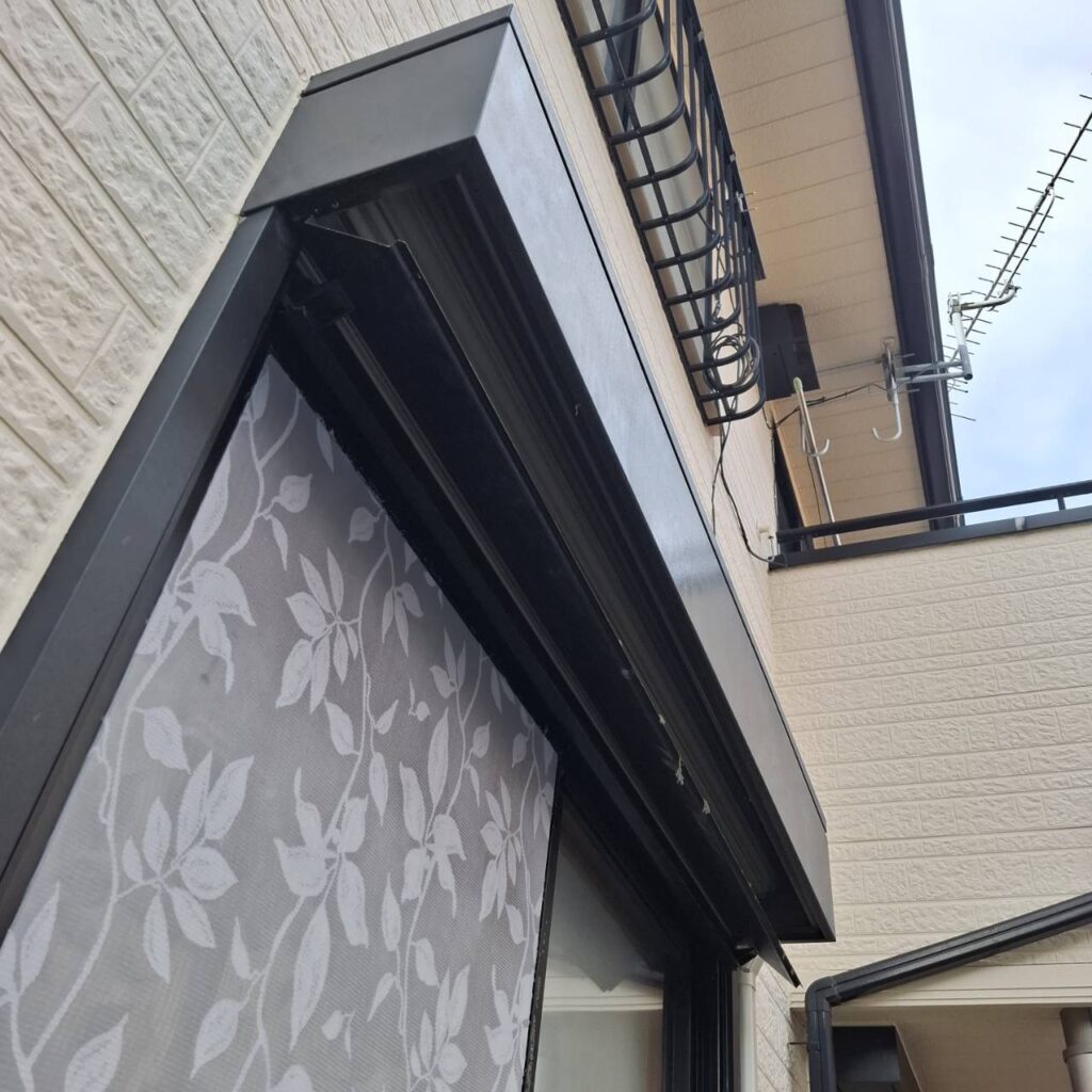 三和シャッター製 窓シャッターのバネ・スラット交換の修理事例