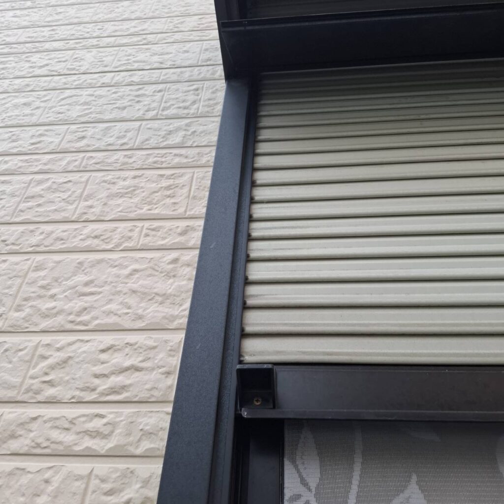 文化製電動窓シャッターのスラット巻き直しの修理事例