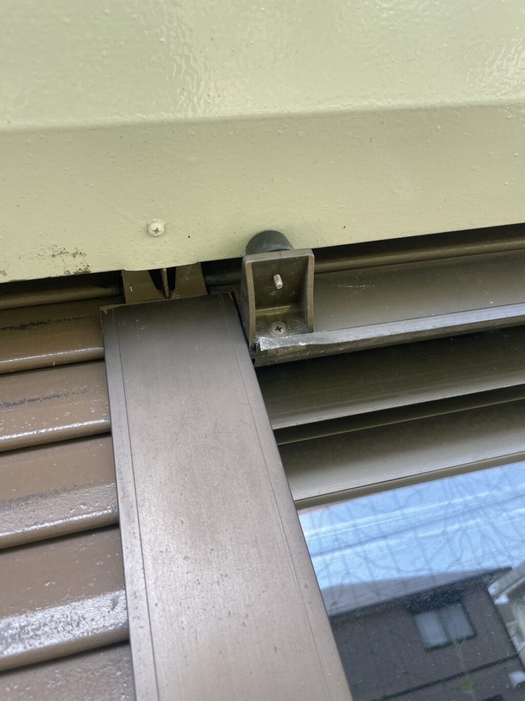 三和製窓電動シャッターの手動化工事の修理事例