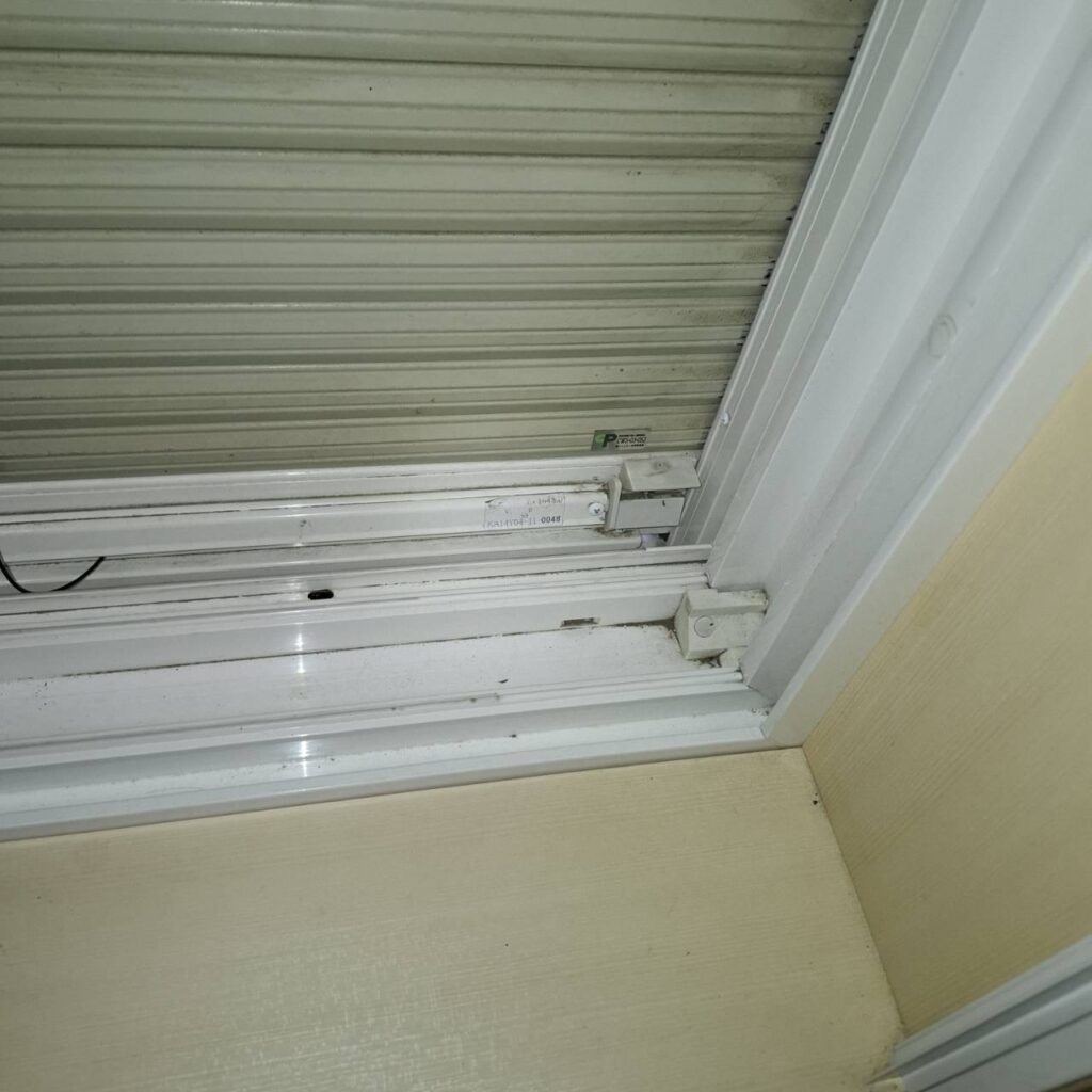 三和製電動窓シャッターの応急メンテナンスの修理事例