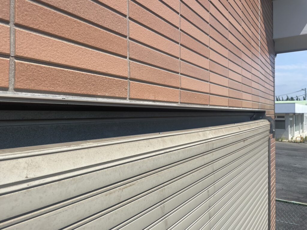 三和製窓シャッター複数台のモーター交換提案の修理事例