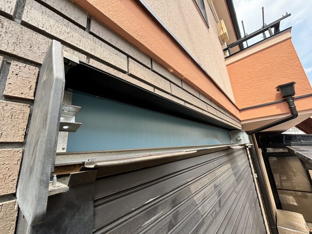 YKK窓電動シャッターの開閉機交換（オートマン）の修理事例