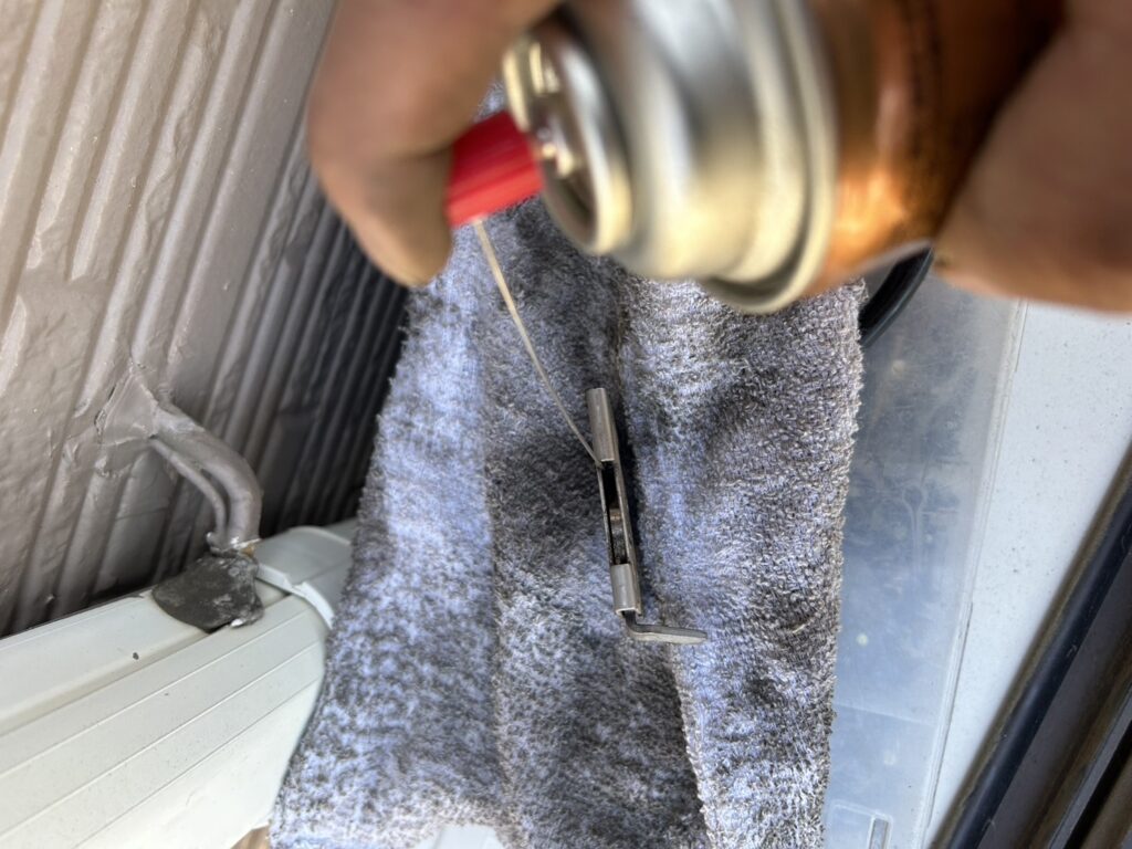 倉庫シャッターの中柱・座板・スラット交換工事の修理事例