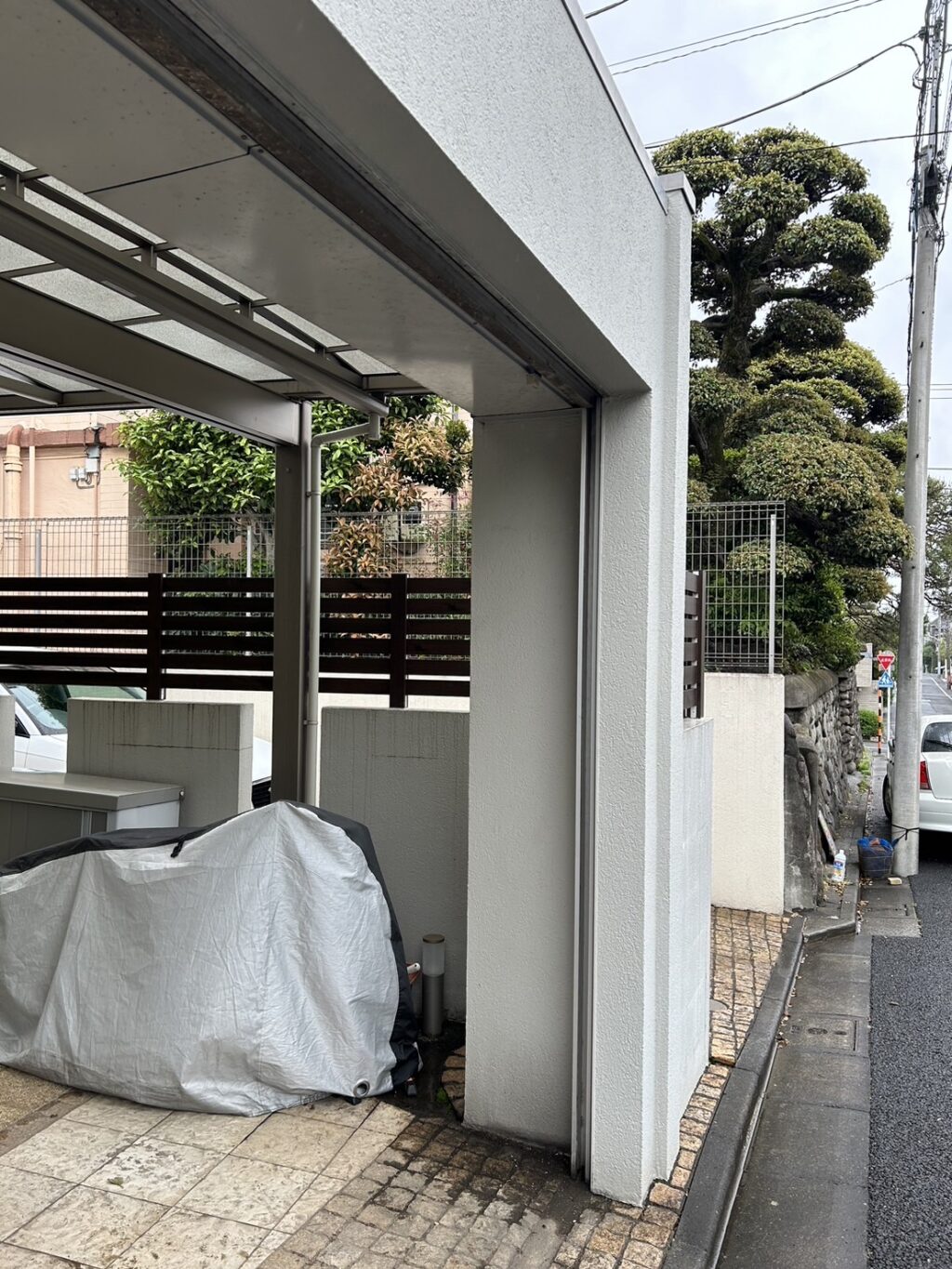 三和製手動シャッター／レール部品脱落の緊急修理の修理事例