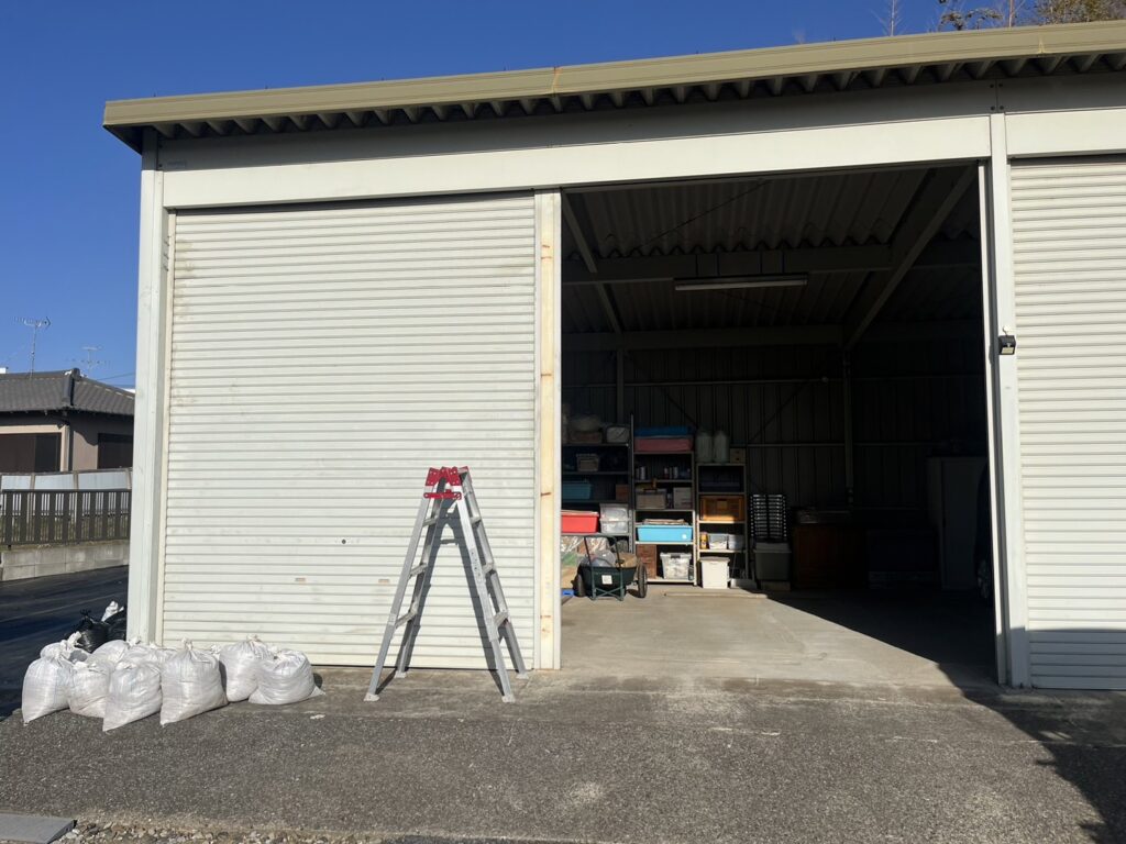 三和製倉庫電動シャッターの開閉機交換の修理事例