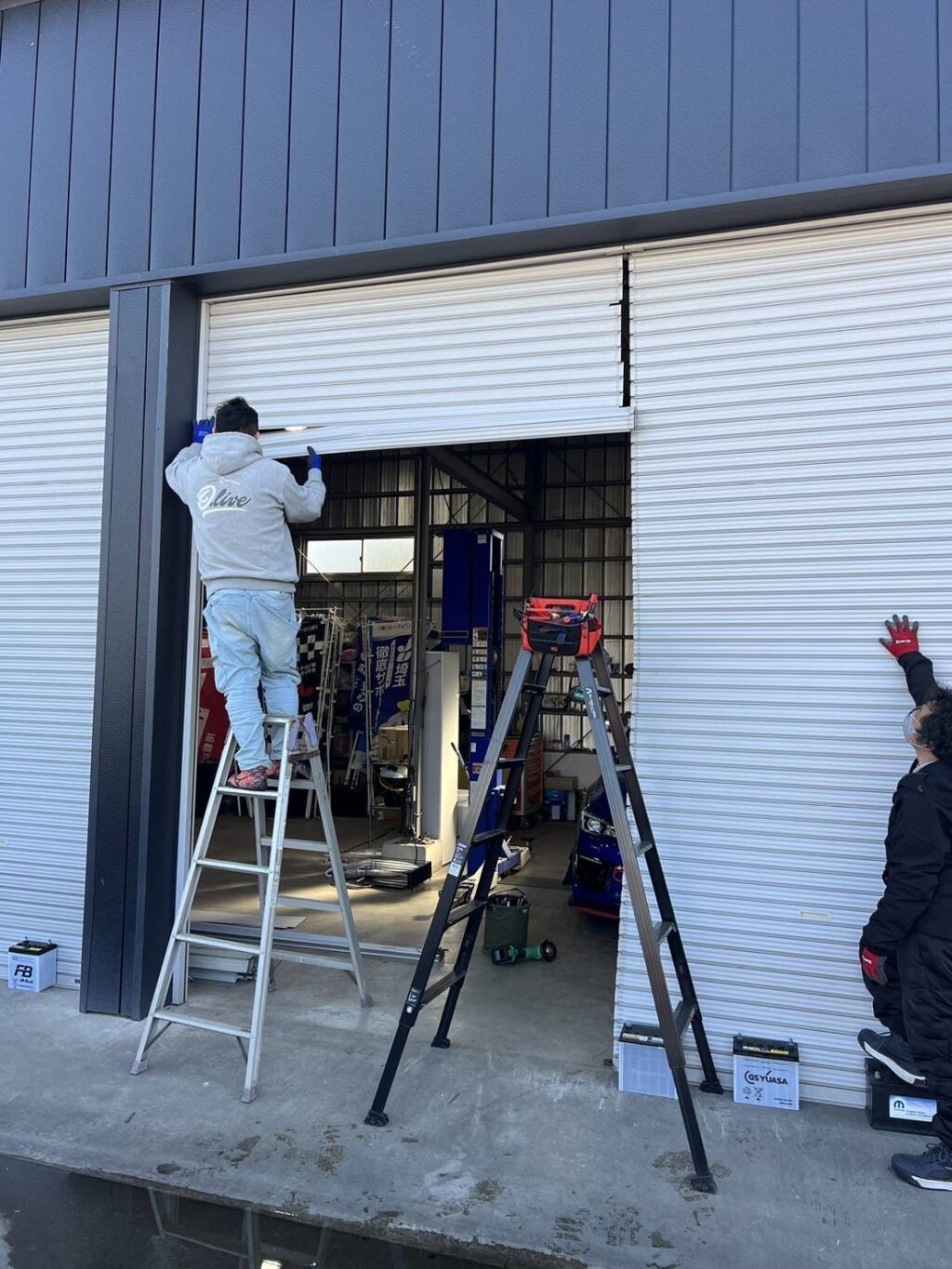 窓手動シャッターのスラット調整修理の修理事例