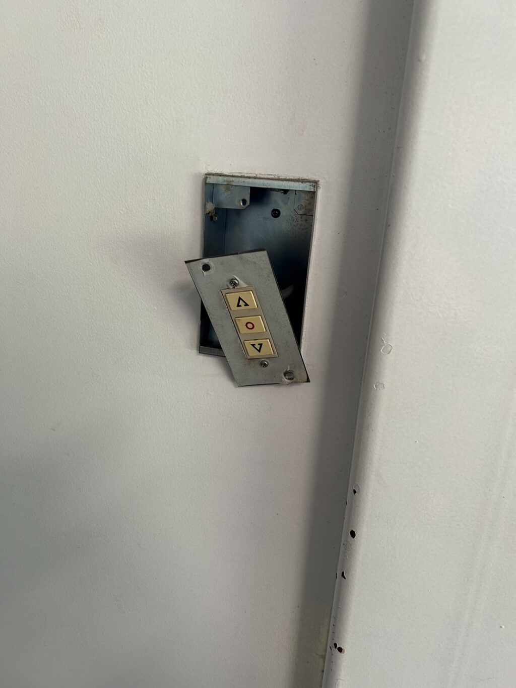 既設開閉機への受信機・送信機の追加設置の修理事例