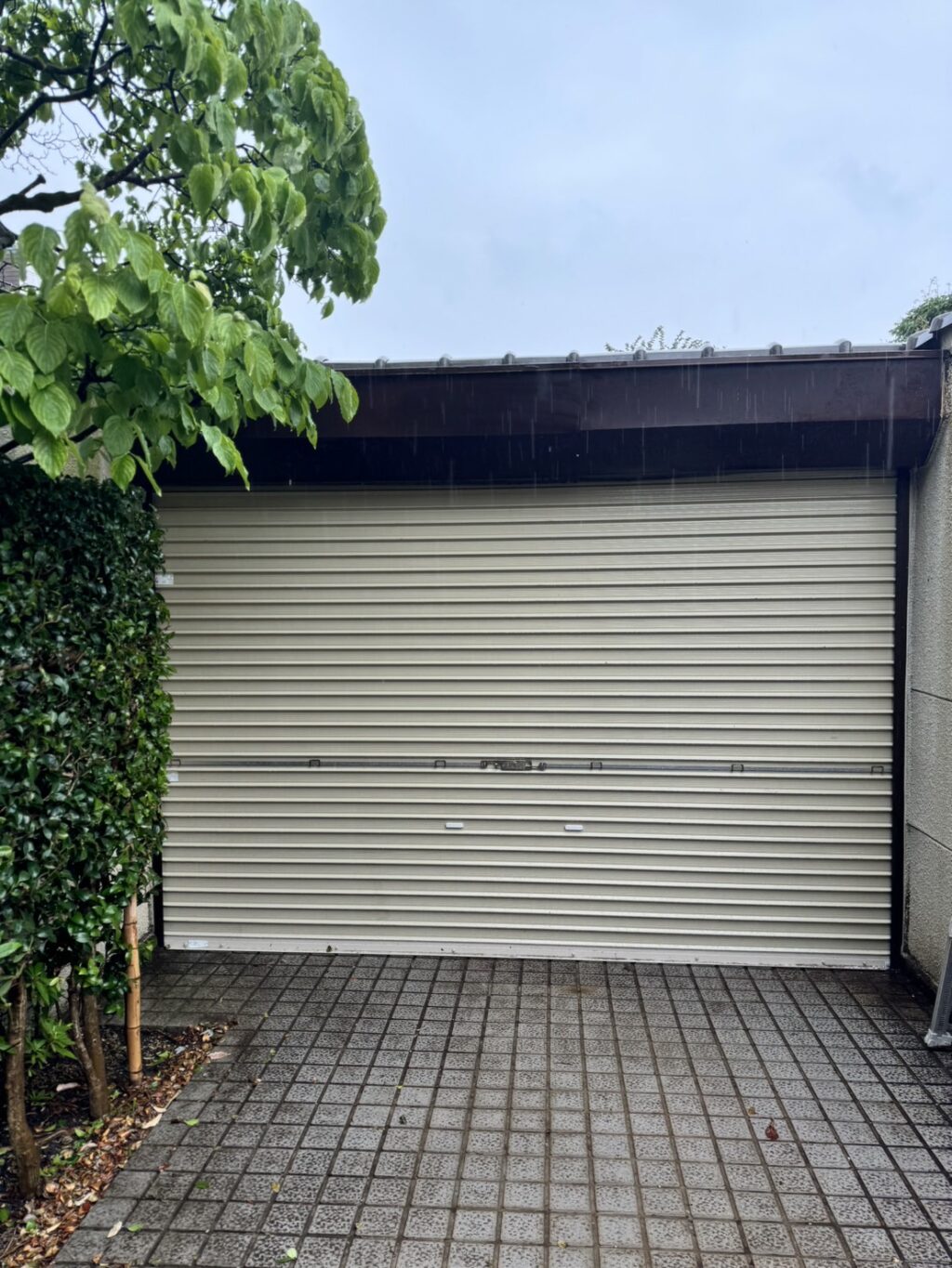 三和シャッター製から文化製アルミシャッターへ更新工事の修理事例