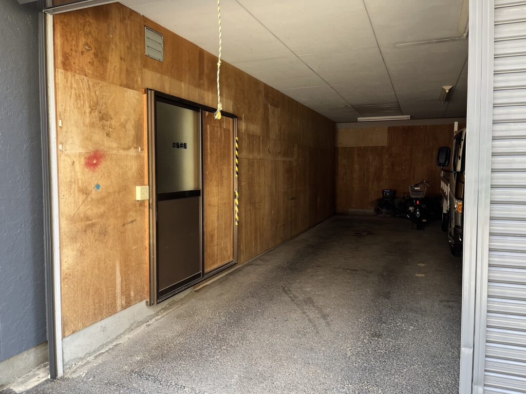 蛇腹式カーゲートの新規交換工事の修理事例