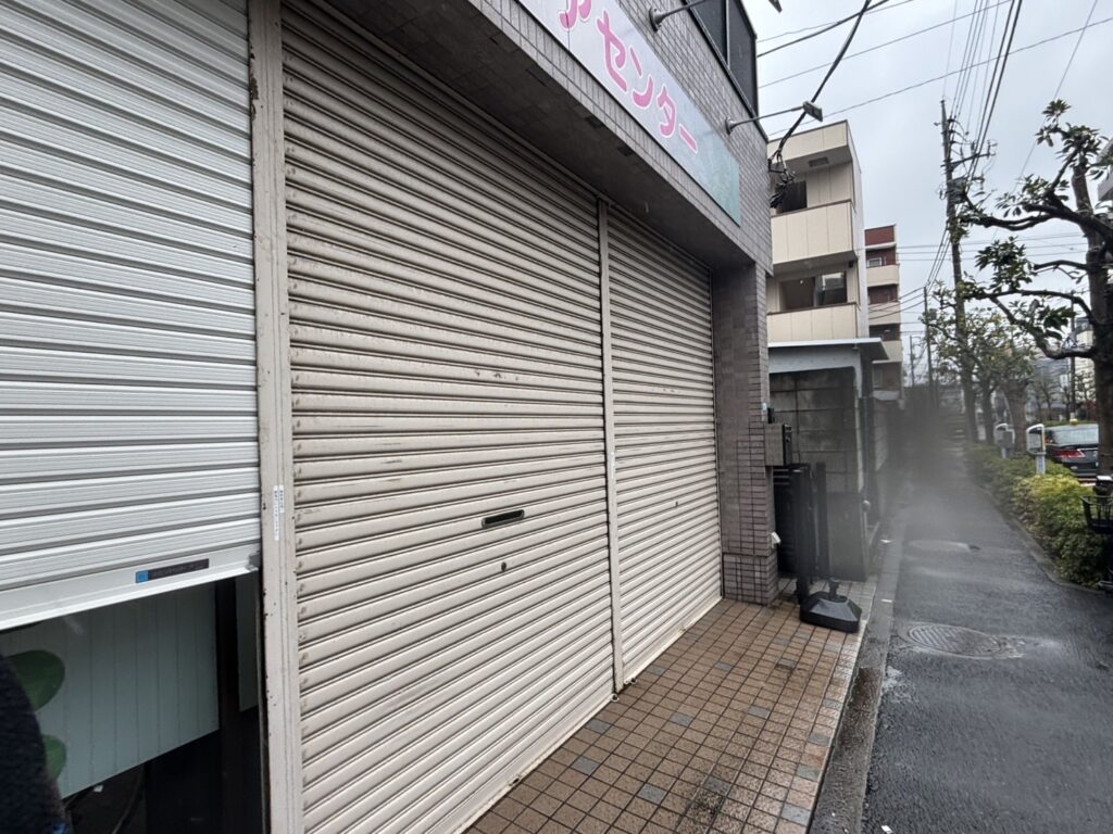 倉庫3連シャッターのラッチ不具合修理の修理事例