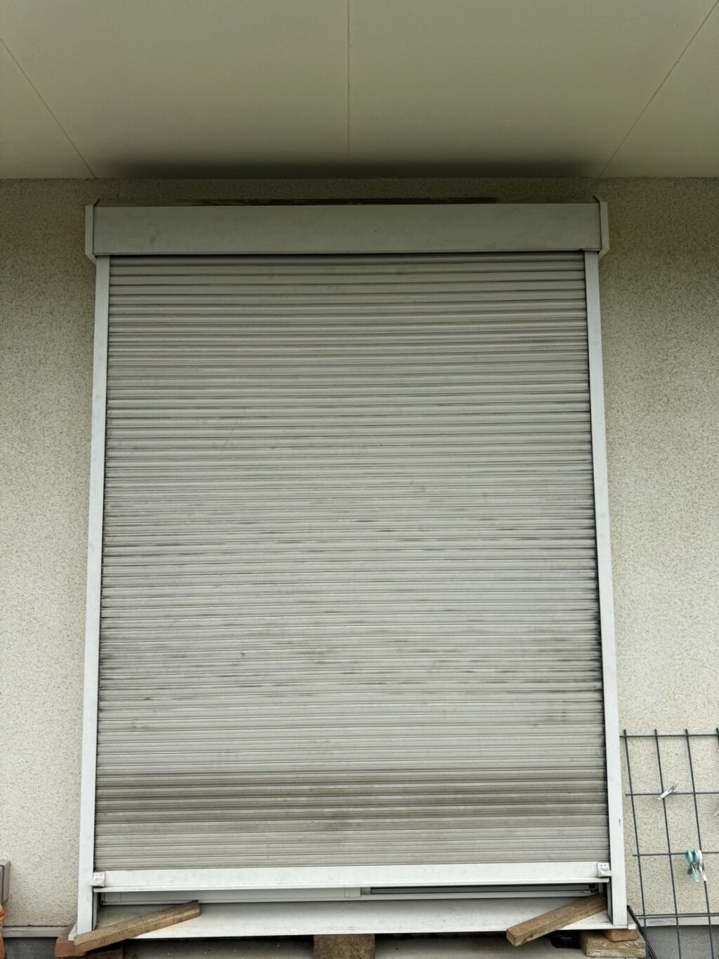 トステム製窓シャッターの調整作業の修理事例