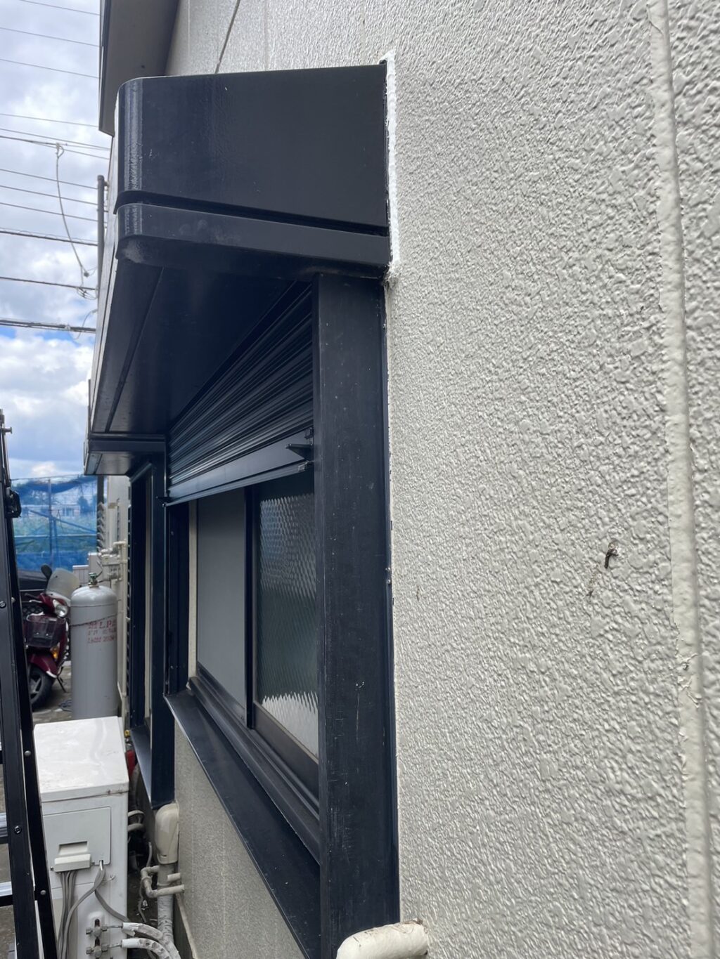 住宅の手動窓シャッター4台を電動化の修理事例